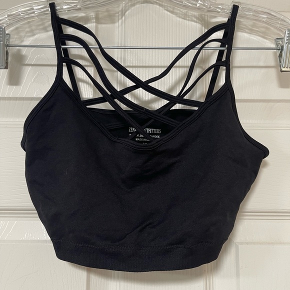 Zenana Outfitters Black Cross Strappy Wirefree Sports Bra Bralette Size S/M - Picture 2 of 4